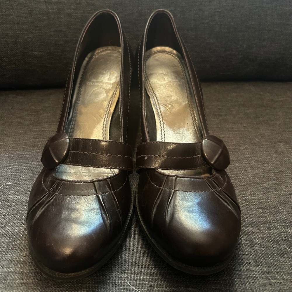 Vintage Y2K Gianni Bini Brown Leather Mary Jane Pumps 6.5 M Academia Heels Retro